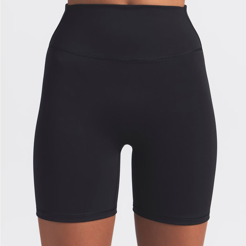 NikeSKIMS Matte Biker Shorts - Picture 7 of 8